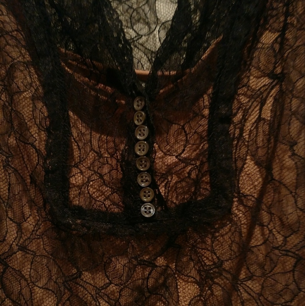 New! Gorgeous BCBGMAXAZRIA Black Lace Top! L - Picture 2 of 7